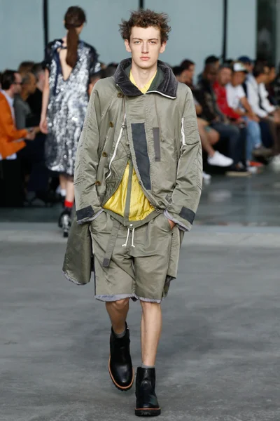 Look 15